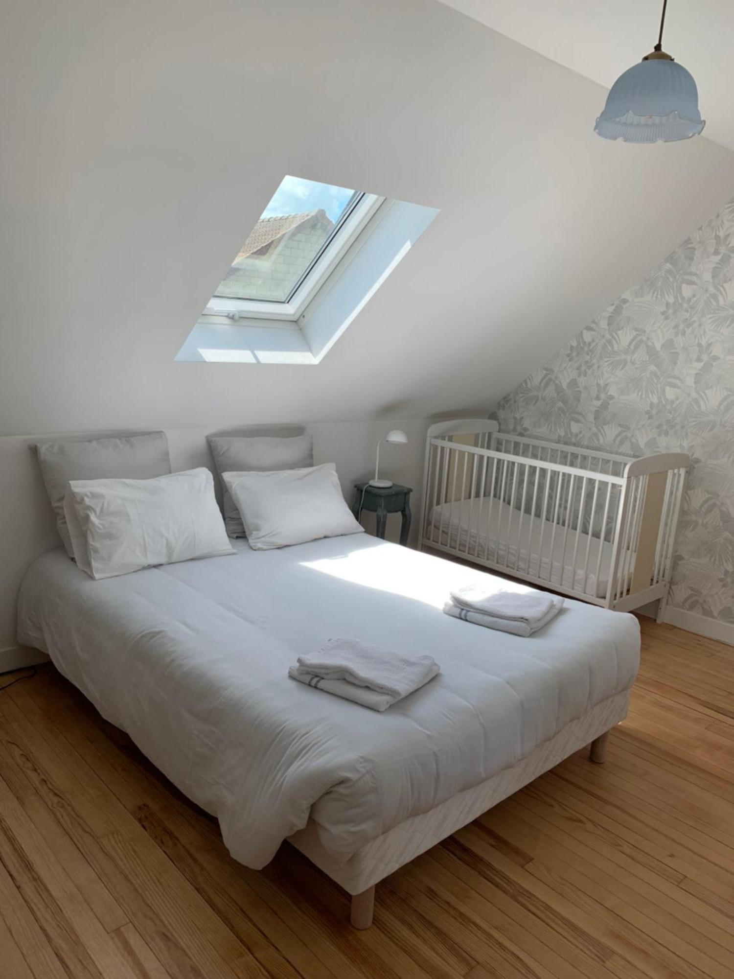 Vila Le Claugi Damery  Pokoj fotografie