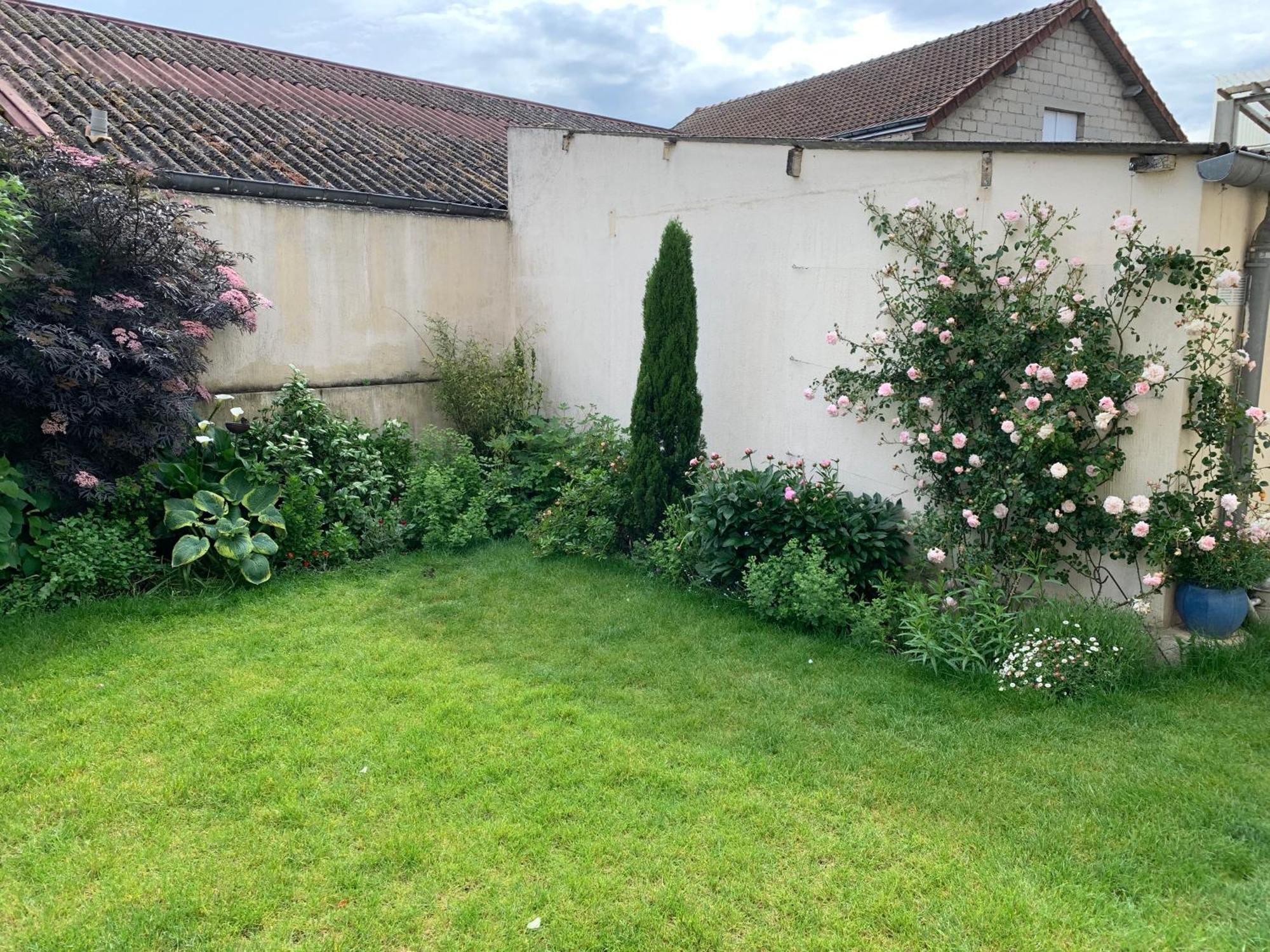 Vila Le Claugi Damery  Exteriér fotografie