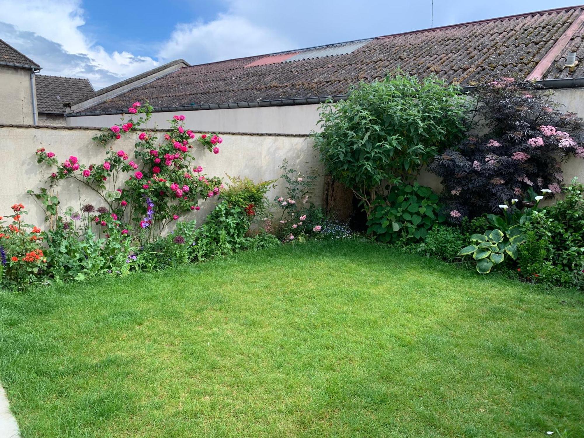 Vila Le Claugi Damery  Exteriér fotografie